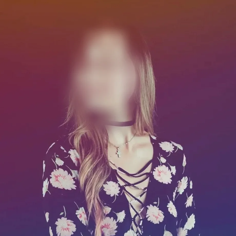 Carla, 24